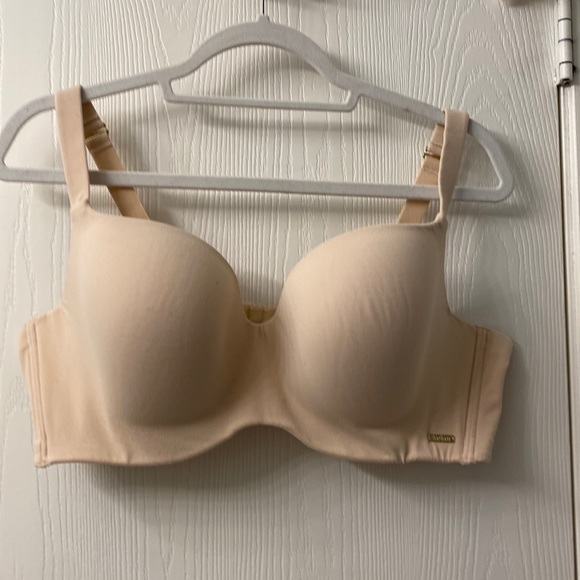 Fine Line brand Cream color 42D bra. - Picture 1 of 5